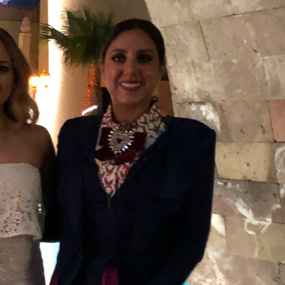 Meet your Posher, Cristina